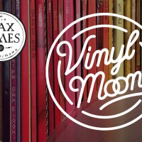 Get new music in your mailbox with Vinyl Moon